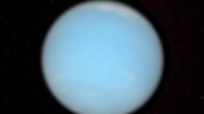 يشبه سيارة تتحرك سريعًا.. كوكب نبتون يبدأ حركته التراجعية لعام 2024