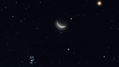 500 نجم.. اقتران جديد للقمر يزين سماء الوطن العربي فجرًا