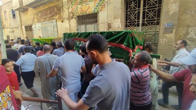 الأم وأبنائها.. تشييع جثامين 6 ضحايا في انهيار منزل بأسيوط | فيديو وصور