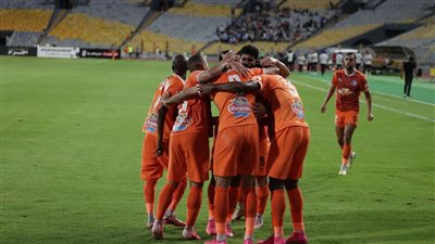 نتيجة مباراة بيراميدز وسموحة في الدوري الممتاز.. فوز الفريق السماوي بثلاثية 