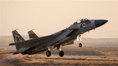 جيش الاحتلال يعلن عن استهداف اثنين من حزب الله في غارات جنوب لبنان