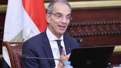 وزير الاتصالات: تشجيع المزيد من الشركات العالمية لتتخذ مصر مقصدا للتعهيد 