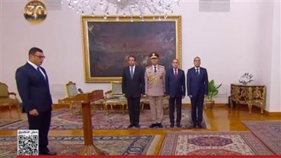 شريف شربيني يؤدي اليمين الدستورية أمام الرئيس وزيرا للإسكان