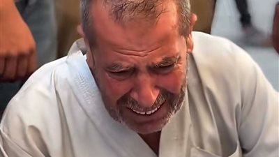 كنتِ تخلقي السعادة في البيت.. فلسطيني يودع ابنته الشهيدة بكلمات مؤثرة: مع السلامة يا بابا