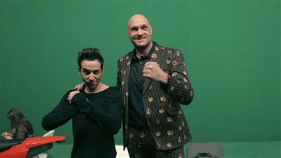 لقطات لـ كريم قاسم رفقة لاعبي المصارعة تايسون فيوري وفرانسيس نغانو من كواليس ولاد رزق 3