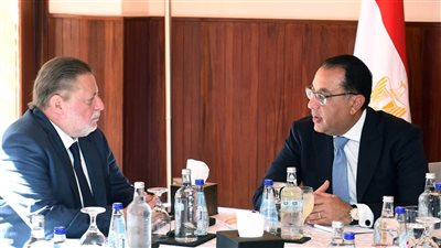 مدبولي: محافظ البنك المركزي بدرجة نائب رئيس وزراء في المجموعة الاقتصادية