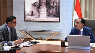 مدبولي لوزير الإسكان: تكليفات محددة من الرئيس في مقدمتها سرعة إنهاء المشروعات الكبرى