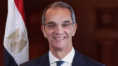وزير الاتصالات: قطاعات البنوك والاتصالات والمطارات والموانئ تعمل بشكل طبيعي
