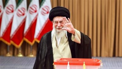 انطلاق الجولة الثانية من الانتخابات الرئاسية الإيرانية.. وخامنئي أول المصوتين