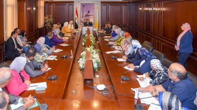 محافظ الإسكندرية يوجه بتكثيف حملات إزالة الإشغالات.. وتشكيل لجنة للمرور على أعمال الرصف