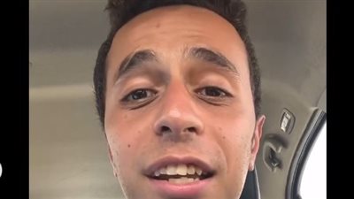 بسبب ارتدائه تيشيرت.. طرد بلوجر من الشاطئ في الساحل الشمالي