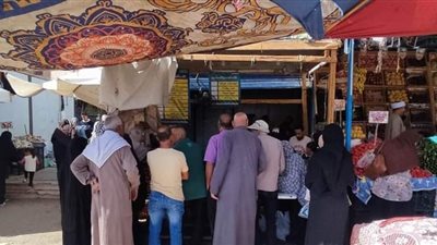 محافظ الوادي الجديد يوجه بالتوسع في منافذ السلع الغذائية | صور