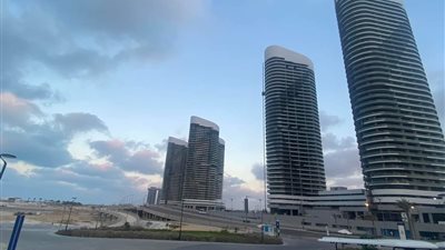 وزير الإسكان يوجه بإعداد جداول زمنية مضغوطة لتسليم وحدات أبراج العلمين الجديدة للحاجزين