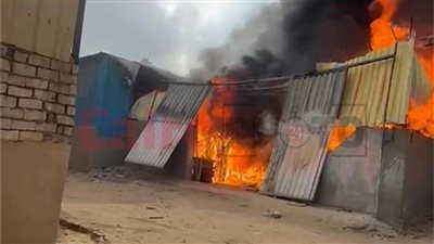 الحماية المدنية تسيطر على حريق 5 هناجر ومضيفة في النزهة الجديدة | فيديو