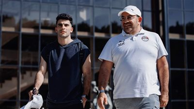 ميكالي يرحب بـ زيزو في معسكر المنتخب الأولمبي.. والأجواء الإيجابية تسيطر على اللاعبين 