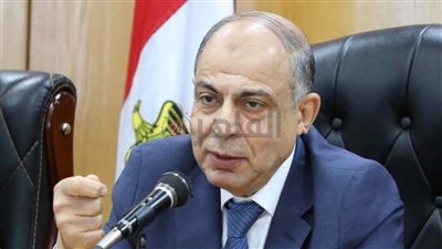 محافظ المنيا يوجه بالتفاعل المباشر مع مشاكل المواطنين ووضع رؤية جديدة لحلها