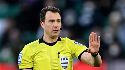 نال رشوة وتم إيقافه.. من هو حكم مباراة إنجلترا وهولندا في يورو 2024؟