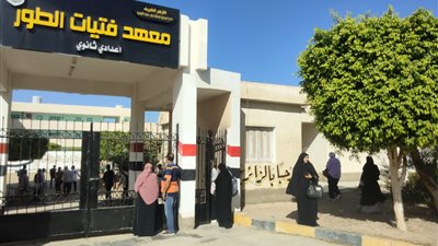 قبل يومين من النهاية.. طلاب الشعبة الأدبية الأزهرية يؤدون امتحان اللغة الأجنبية الثانية بجنوب سيناء