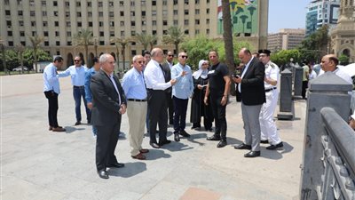 محافظ القاهرة يوجه بزيادة المسطحات الخضراء في ميدان التحرير 