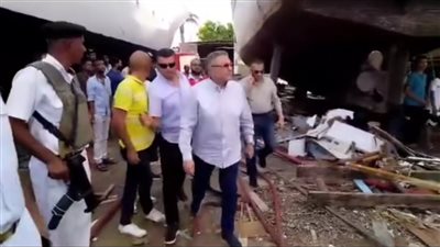 محافظ البحر الأحمر يتفقد موقع حريق اللانشات ويأمر بفتح تحقيق موسع| صور