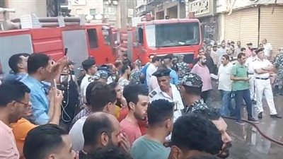 النيران تلتهم 3 محلات تجارية بطنطا.. ومحافظ الغربية يتابع السيطرة على الحريق | بث مباشر