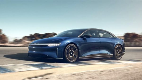 سيارة سيدان