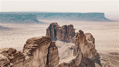 حالة الطقس في السعودية.. أمطار ورياح مغبرة وأمواج