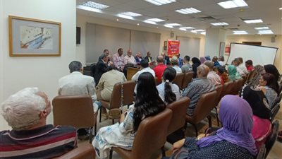 تقديرا لعطائه.. قصور الثقافة تكرّم أبو الحسن سلام بالإسكندرية| صور