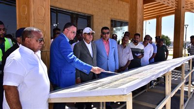 محافظ الأقصر يتفقد سير العمل بالمشروعات التنموية في مدينة القرنة