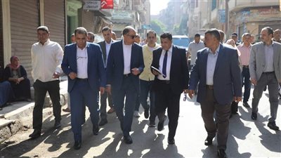 سيرًا على الأقدام.. محافظ المنيا يقود حملة تفتيشية مفاجئة بعدد من القطاعات الخدمية المختلفة