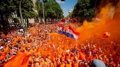 مشهد مهول لـ جماهير هولندا في دورتموند قبل مباراة إنجلترا في يورو 2024 | فيديو