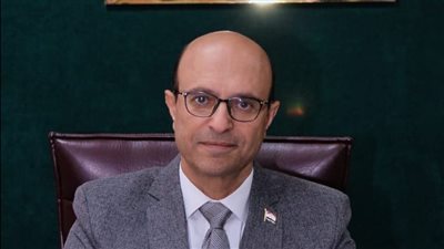 رئيس جامعة أسيوط يصدر قرارات بتعيين وندب 5 قيادات أكاديمية جديدة بالكليات