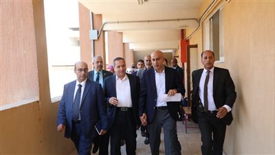 وزير التعليم يتفقد عددا من المدارس ذات الكثافات العالية بإدارة المرج التعليمية