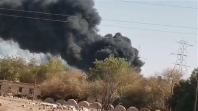 اندلاع حريق هائل في محول كهرباء بأسوان 