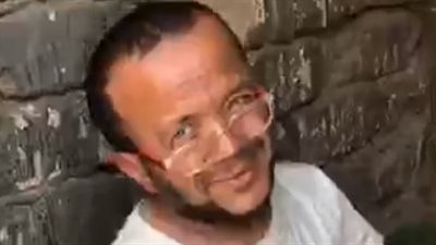 أحمد من قصار القامة يبيع مشروبات بالقليوبية: بشتغل بالحلال عشان عيالي.. ولازم أكافح على لقمة العيش | بث مباشر