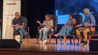 ميدفست يضئ بورسعيد بليلة سينمائية.. وعلا رشدي: الجواز مش مهم خالص| صور