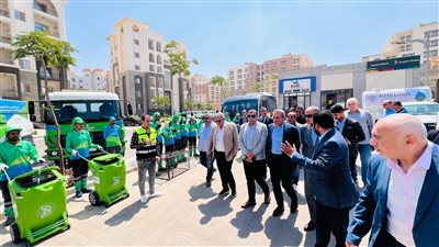 رئيسا شركة وجهاز العاصمة يشهدان اصطفاف معدات 4 شركات مسند لها نظافة الحي السكني الثالث