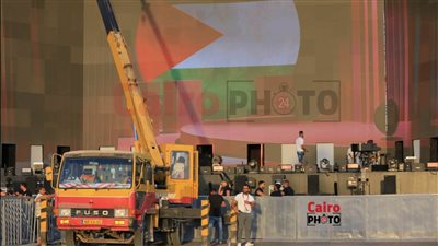 علم فلسطين يزين حفل الكينج محمد منير بمهرجان العلمين