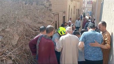 مصرع وإصابة شخصين في انهيار سقف منزل أمام مدرسة الصنايع بالشرقية