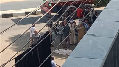 سيارة تلقي جثة سيدة مصابة بطلق ناري على الطريق العام في قنا