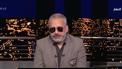 الحمد لله على ابتلائه.. تامر أمين يظهر مرتديا نظارة سوداء على الهواء