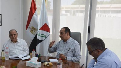 وزير قطاع الأعمال يستعرض مؤشرات أداء الشركات والموقف التنفيذي للمشروعات 