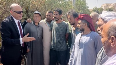 جولة لوزير العمل بين العمالة غير المُنتظمة.. وتوجيهات بتقديم الخدمات اللازمة