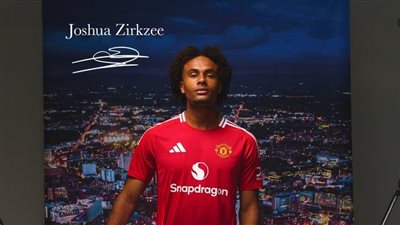 مانشستر يونايتد يعلن التعاقد مع زيركزي مهاجم منتخب هولندا