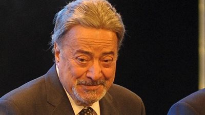 في ذكرى وفاته.. لماذا اعتبر يوسف شعبان فيلم حمام الملاطيلي تحديًا كبيرًا في مسيرته؟