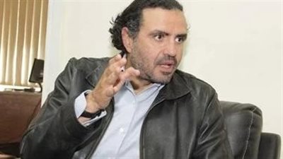 بدء عزاء ابن الفنان عزت العلايلي في مسجد الشرطة بالشيخ زايد | بث مباشر