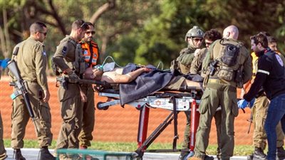 بطريق الخطأ.. جيش الاحتلال يطلق النيران على سيارة ويصيب مدنيين إسرائيليين 