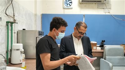 خلال جولة ليلية مفاجئة.. وكيل صحة سوهاج يحيل فريق مكافحة العدوى بمستشفى الصدر للتحقيق |صور