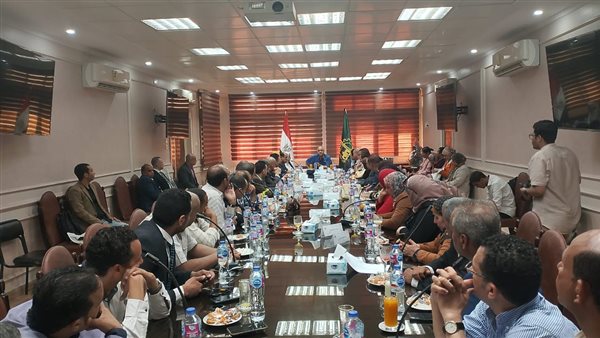 محافظ القليوبية والإعلاميون