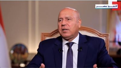 كامل الوزير: نراعي ظروف الموظفين غير القادرين على العمل يوم السبت